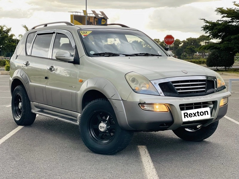 Rexton SUV Rental – Enjoy Both On-Road and Off-Road with Ease and Comfort